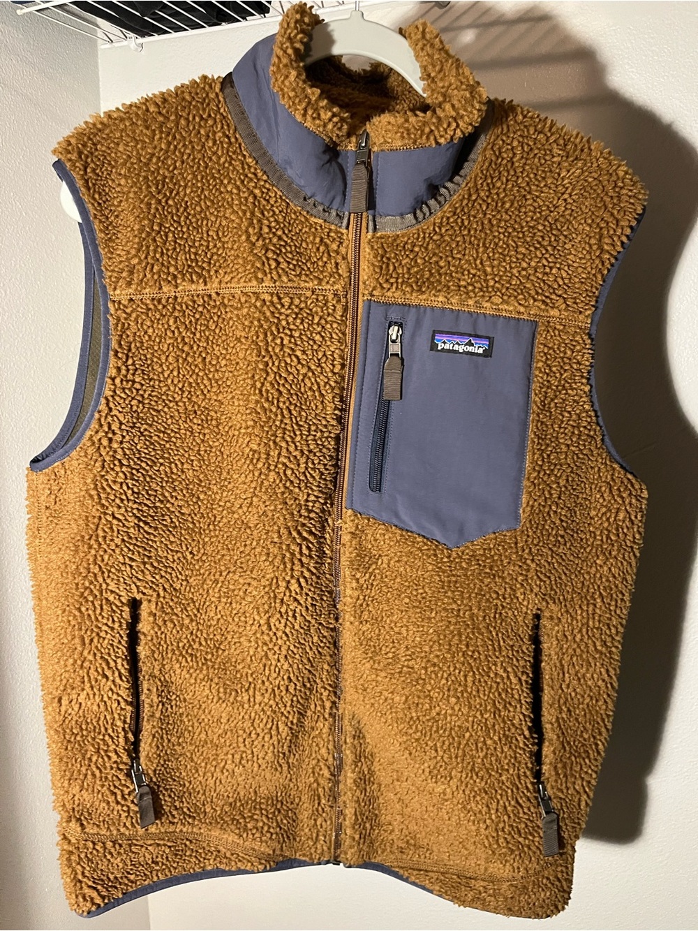 Patagonia Men’s Brown Sherpa Fleece Vest with Slate Chest Pocket